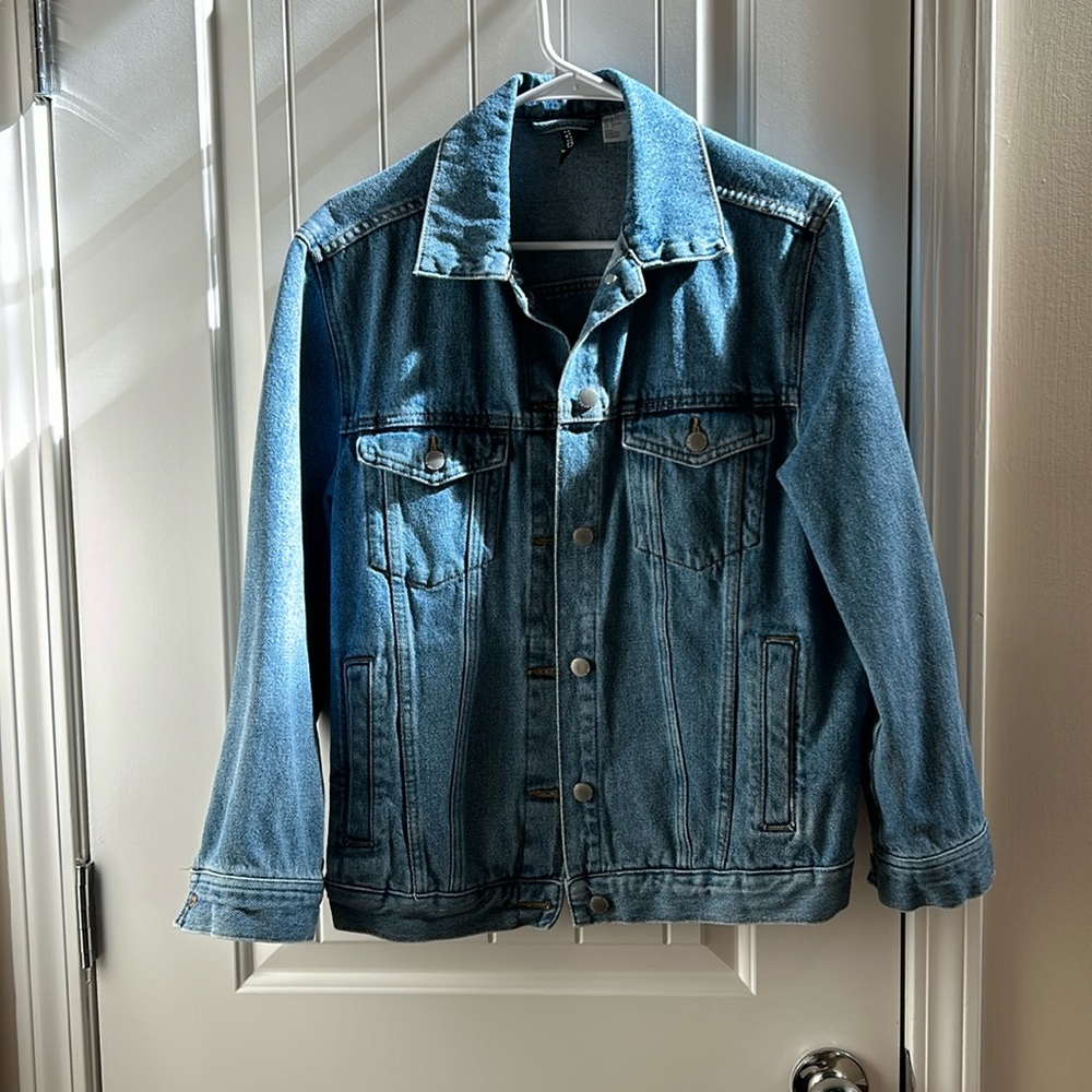 H&M denim jacket size 6